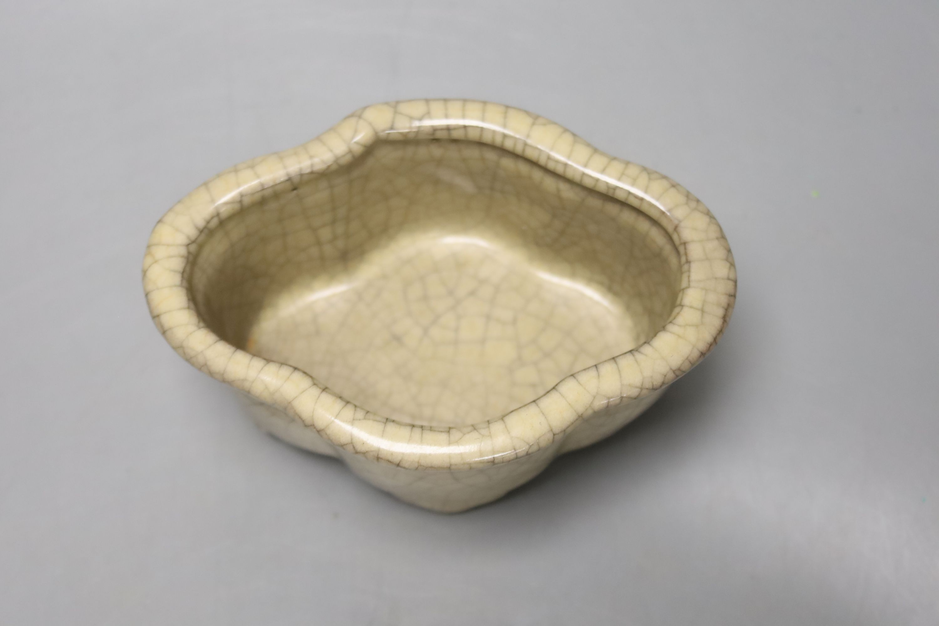 A Chinese crackle glaze jardiniere, length 14cm
